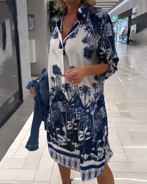 Afslappet kjole med trekvarte ærmer og botanisk print