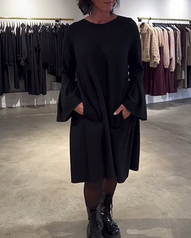 Kjole Ensfarvet Klokkeærme Rynket