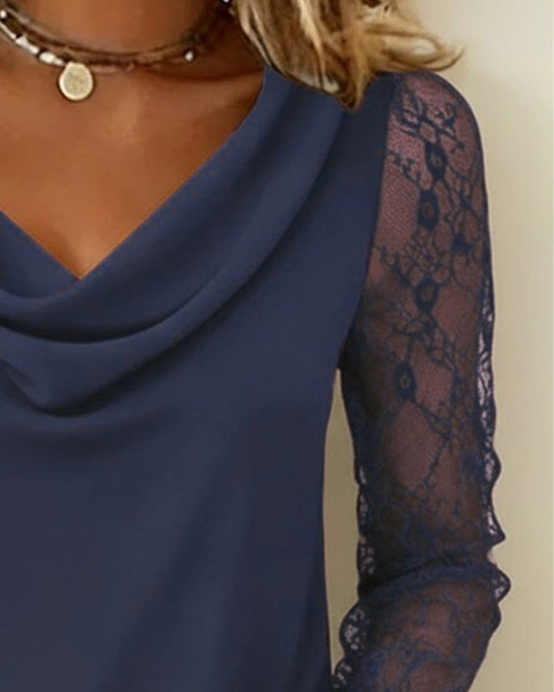 Top Med Draperet Krave Og Patchworkdetaljer