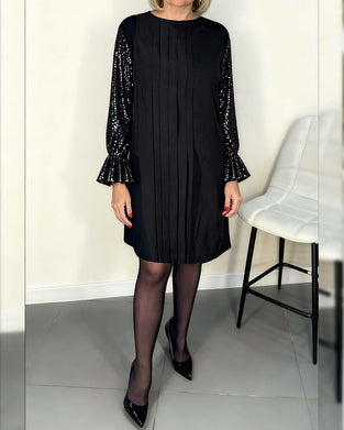 Ensfarvet Kjole Med Udstående Ærmer Og Plisseret