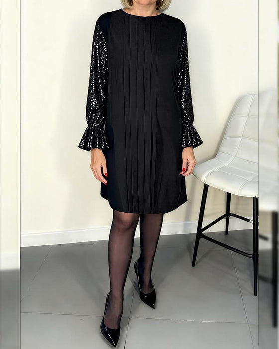 Ensfarvet Kjole Med Udstående Ærmer Og Plisseret