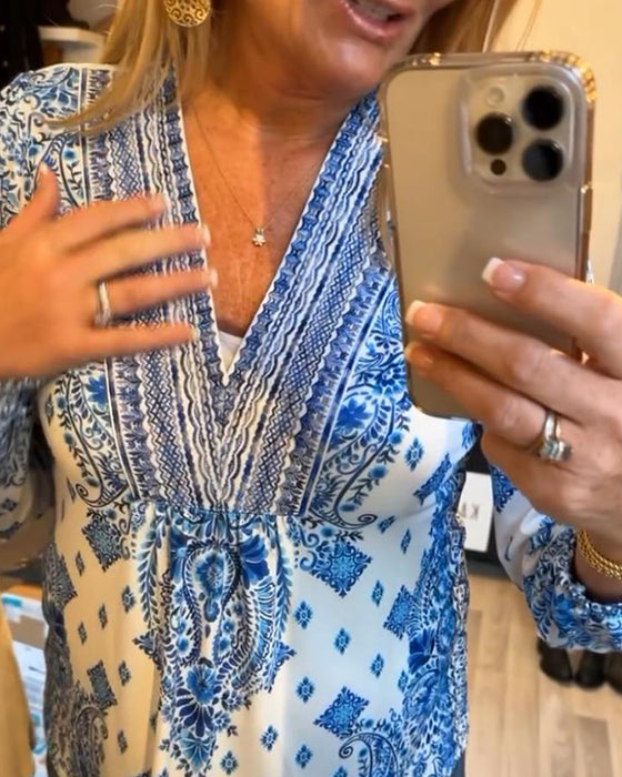 Afslappet top med V-udskæring