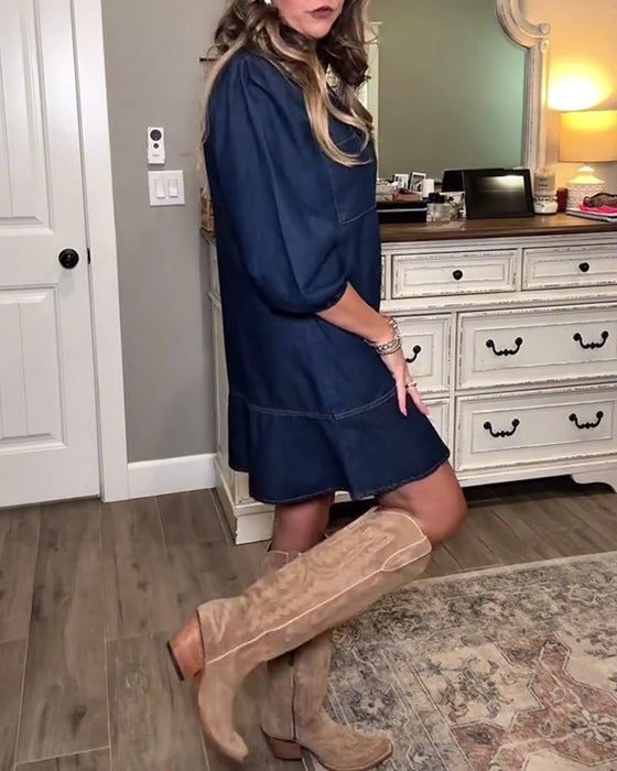 Kjole med afslappet v-hals, knælang, smal