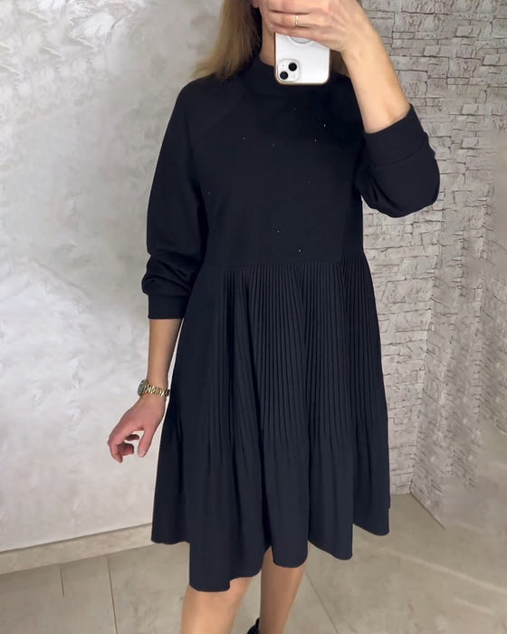 Ensfarvet kjole med høj hls