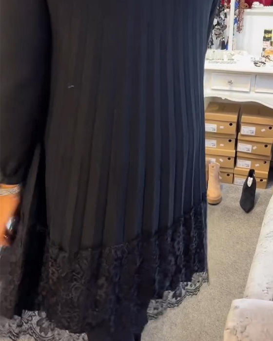 Løstsiddende Kjole Med Rund Halsudskæring Og Plisseret