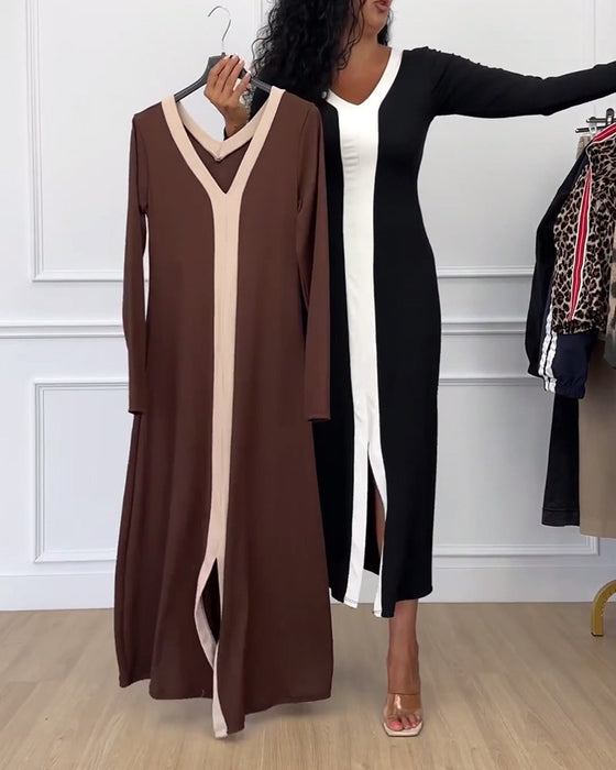 Elegant kjole med v-udskæring og hvid midterstribe