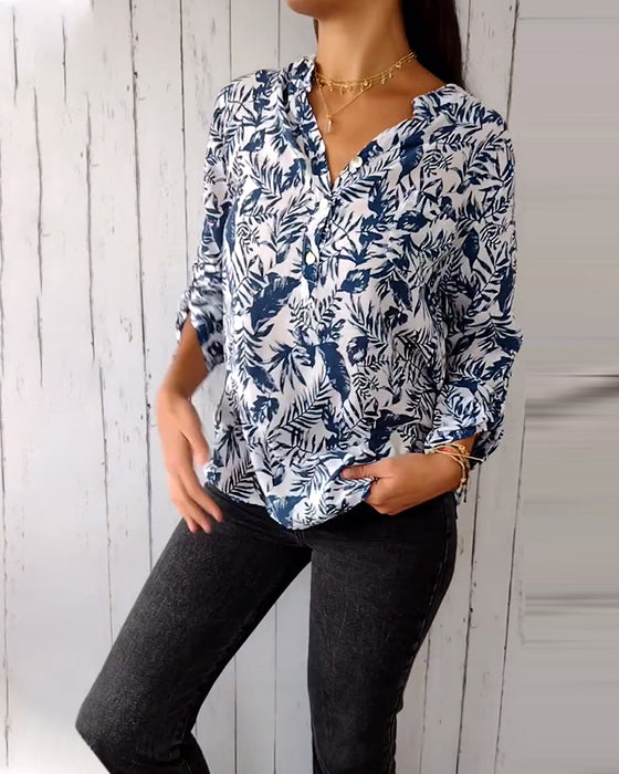 V-halset bluse med bladprint