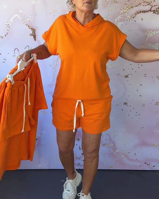 Ensfarvet to-delt sæt | Kortærmet hættetrøje og shorts