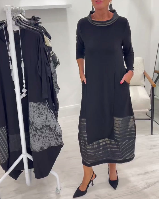 Moderne Ensfarvet Kjole Med Indsatser