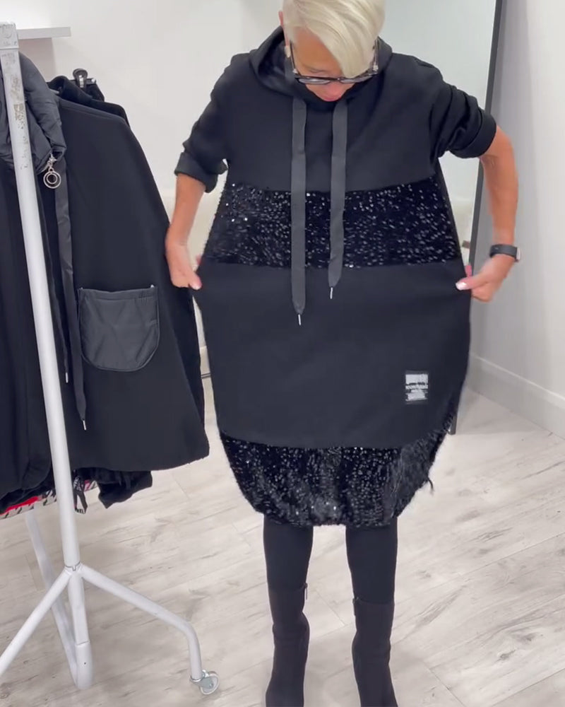 Kjole Med Hætte Og Moderigtigt Patchwork