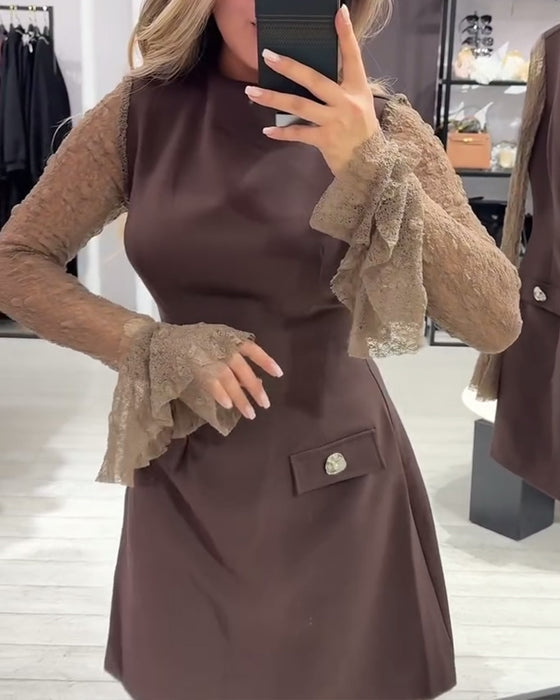 Stilfuld Og Elegant Kjole Med Klokkearmer