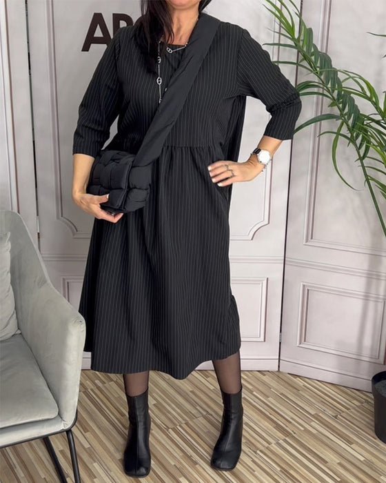 Enkel rundhalset kjole