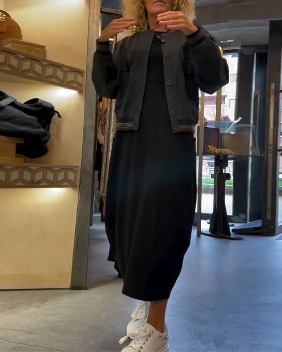 Langærmet sort kjole med lommer