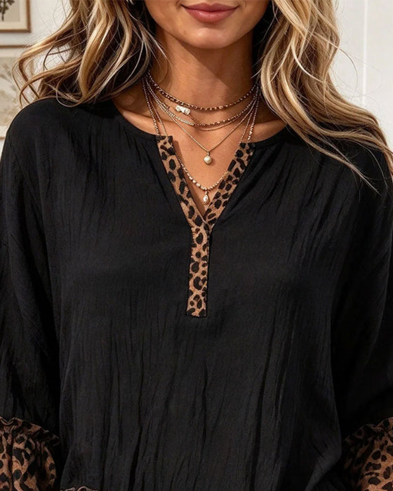 V-Halset Bluse Med Leopardmønstret Panel