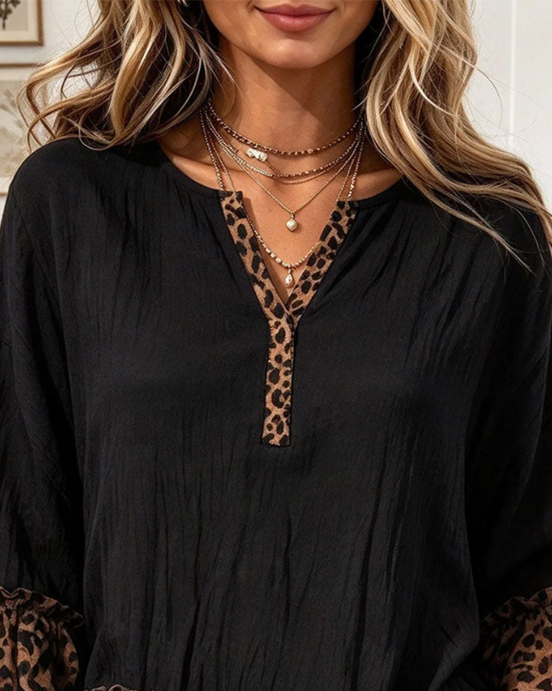 V-Halset Bluse Med Leopardmønstret Panel