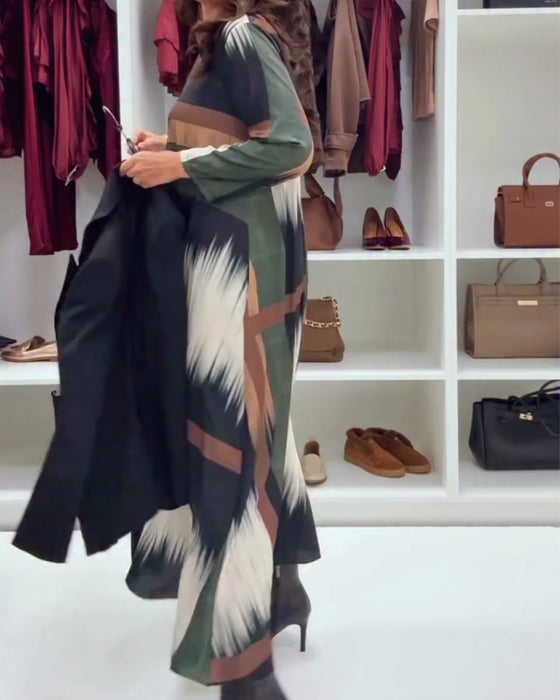 Moderne Trykt Kjole Med Rund Halsudskæring Og Lange Ærmer