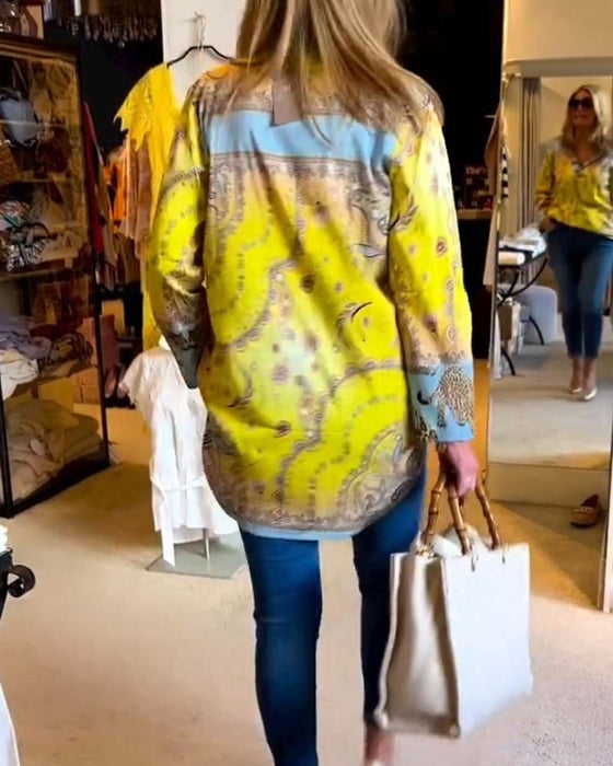 Bluse med V-hals og print