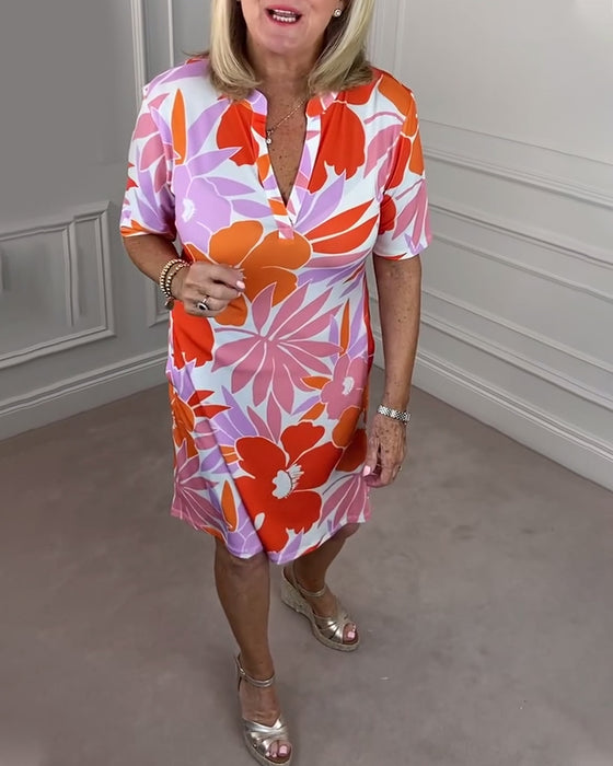 Kortærmet slim fit kjole med print