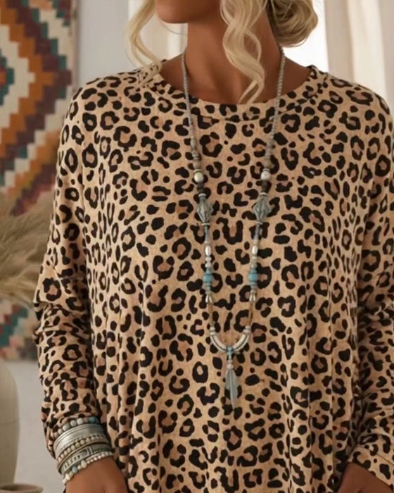 Topp Med Leopardtryk Og Rund Hals