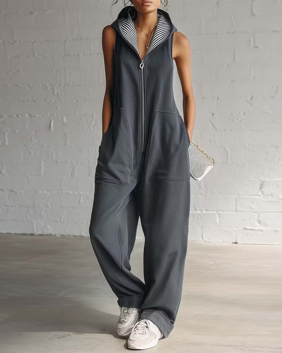 Ensfarvet Jumpsuit Med Hætte Og Lomme