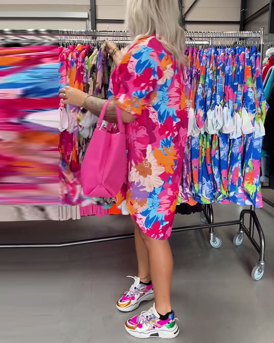 Farverig midikjole med blomsterprint