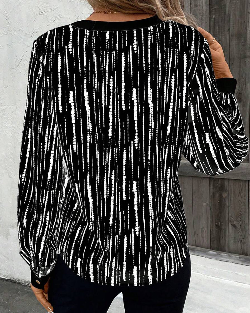 Moderne Bluse Med Geometrisk Print