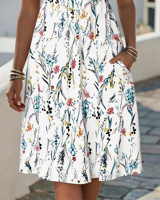 Kjole V Hals Hvid Baggrund Akvarel Floral Print