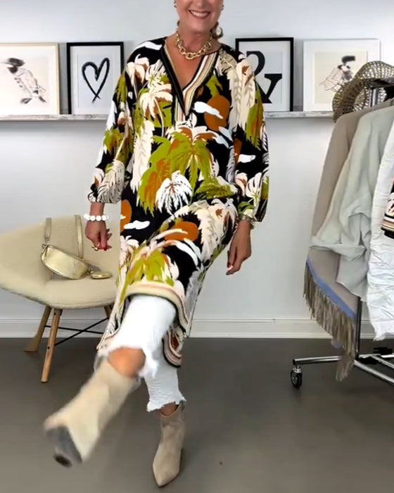 V-halset kjole med palme-print