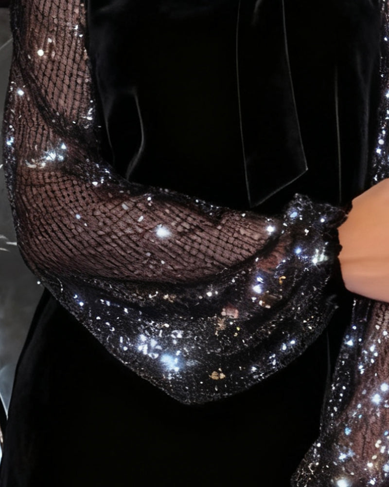 Elegant Kjole Med Lygtermer Og Lappearbejde