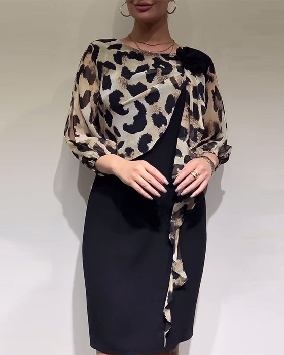 Elegant patchworkkjole med leopardprint