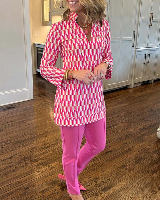 Mønstret top med ståkrave