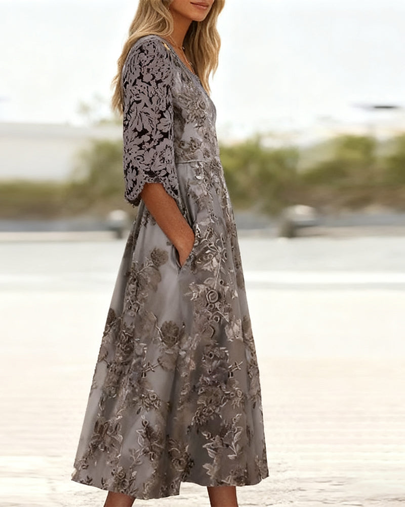 Kjole Med Rund Halsudskæring Og Trekvartsærmer