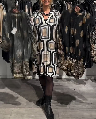 Løs Kjole Med V-Hals Og Geometrisk Print