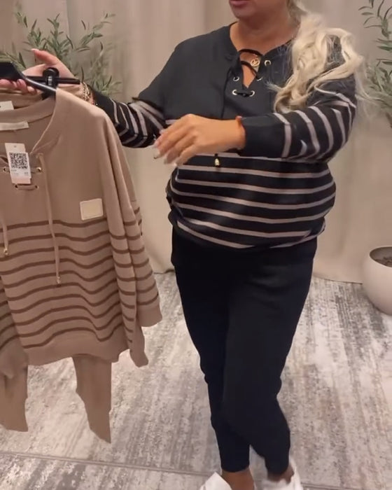 Todelt Sæt Med Afslappet Stribet Sportsbuks Ved Anklen