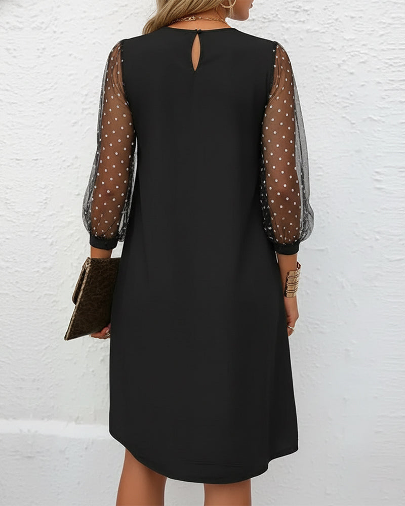 Kjole Med V-Krage Design, Netstof Och Slankende Passform