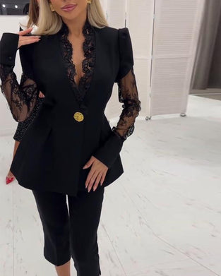 Blazer Med Spids Panel Detalj, Struktureret Passform Och Elegant Stemning