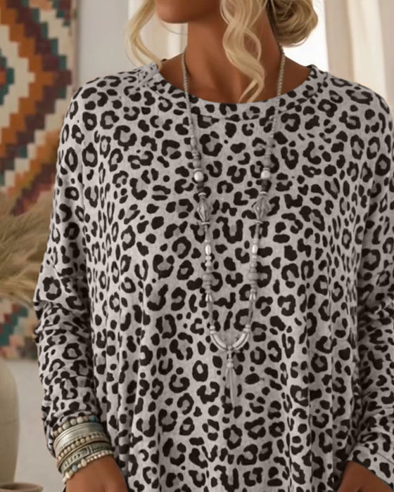 Topp Med Leopardtryk Og Rund Hals