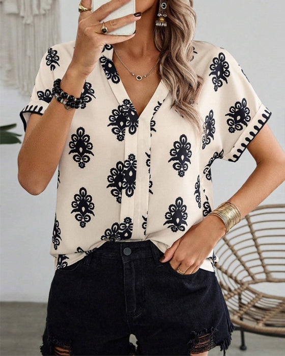 Kortærmet elegant bluse med print