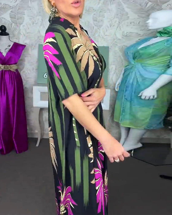 Kortærmet kjole med slids og palmemotiv