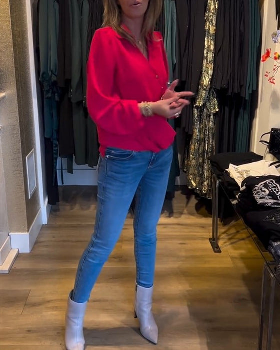 Rød skjorte med lanterneærmer