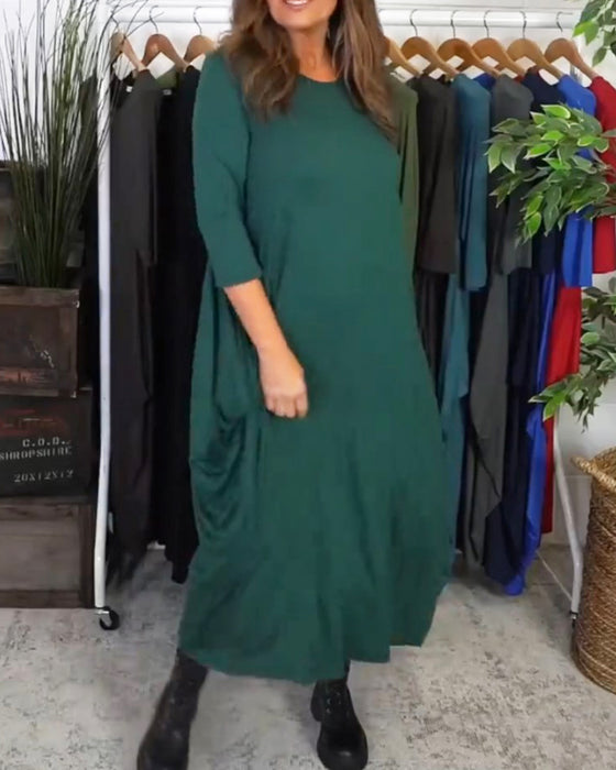 Enkel ensfarvet afslappet kjole