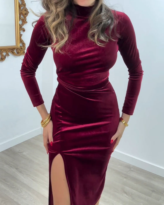 Formsyet kjole med snit