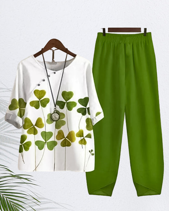 Loungewear sæt i to dele med kløvermotiv