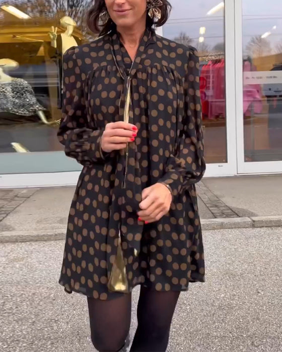 Langærmet kjole med polka dots