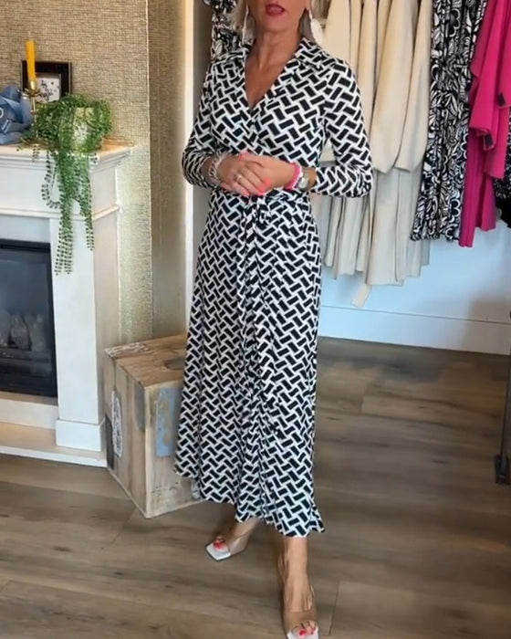 Slankende mønstret kjole