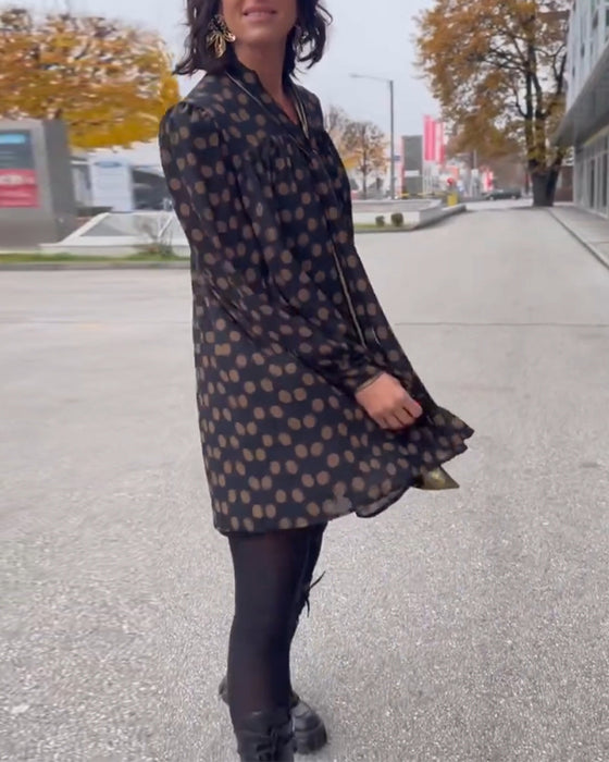 Langærmet kjole med polka dots