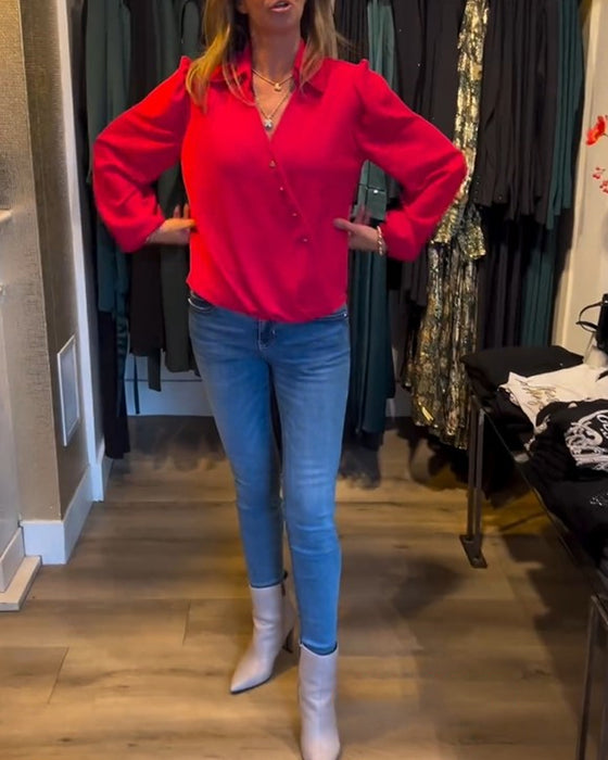 Rød skjorte med lanterneærmer