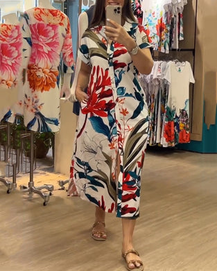 Kjole med korte ærmer og trykt mønster