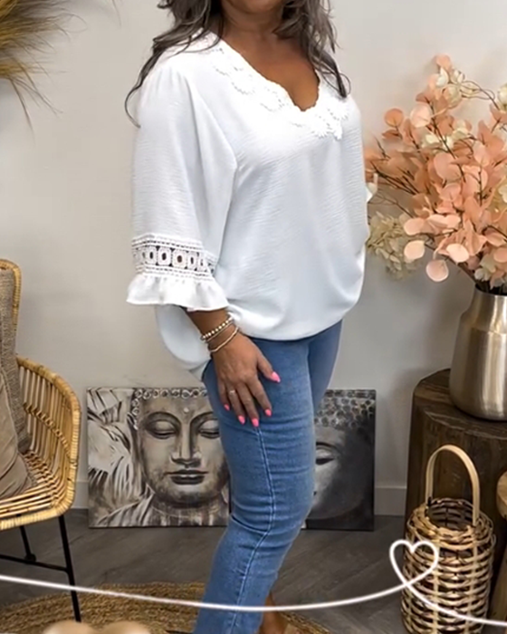 V-halset top med blondeærmer