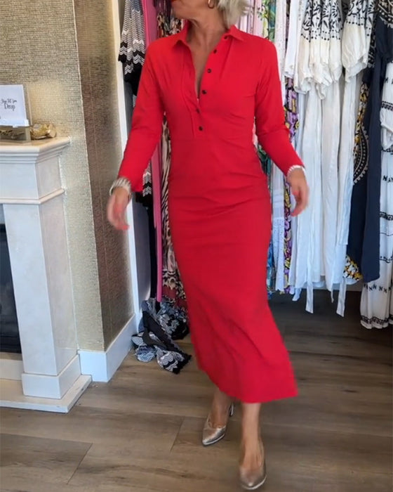 Ensfarvet elegant kjole med slids